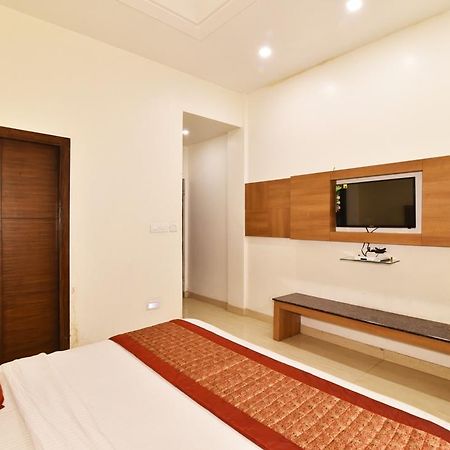 Hotel B-Comfort Амрітсар Екстер'єр фото