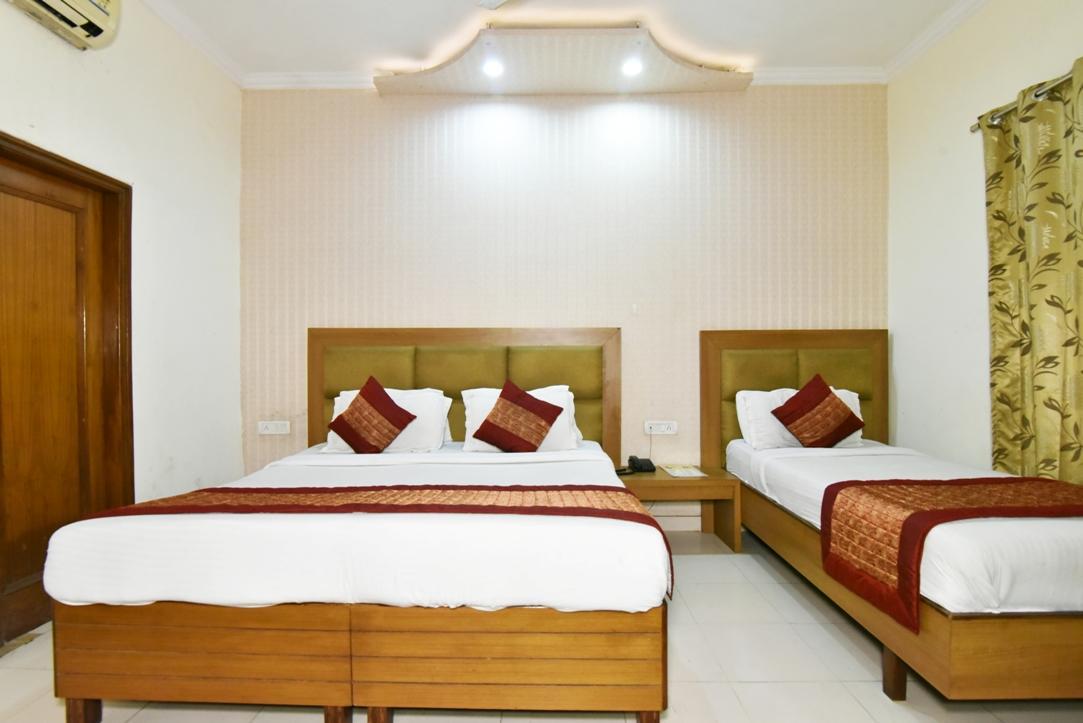 Hotel B-Comfort Амрітсар Екстер'єр фото
